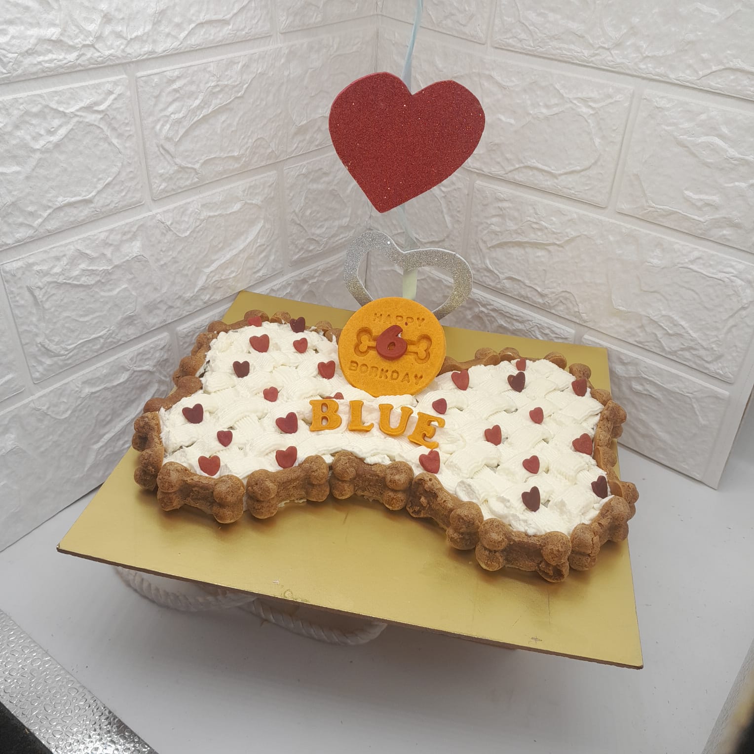 Cutie Pie! 6cm Bone Shaped Cake – Mimi and Munch SA